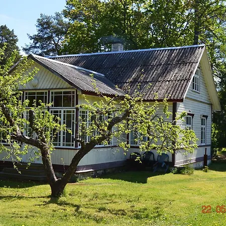 Hiirevanda Holiday House Holiday home *